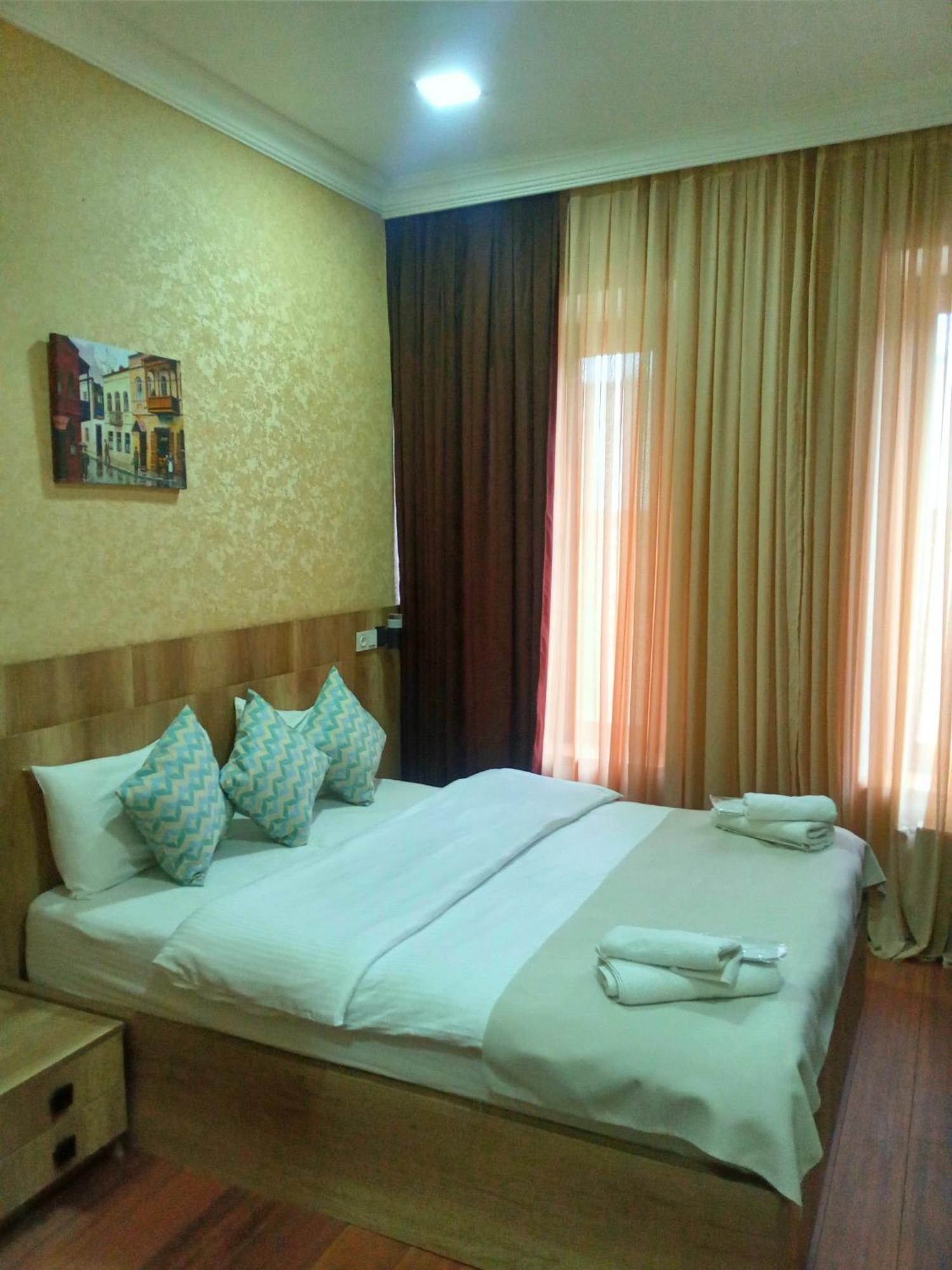 Epic Meidan Hotel Tbilisi Bagian luar foto