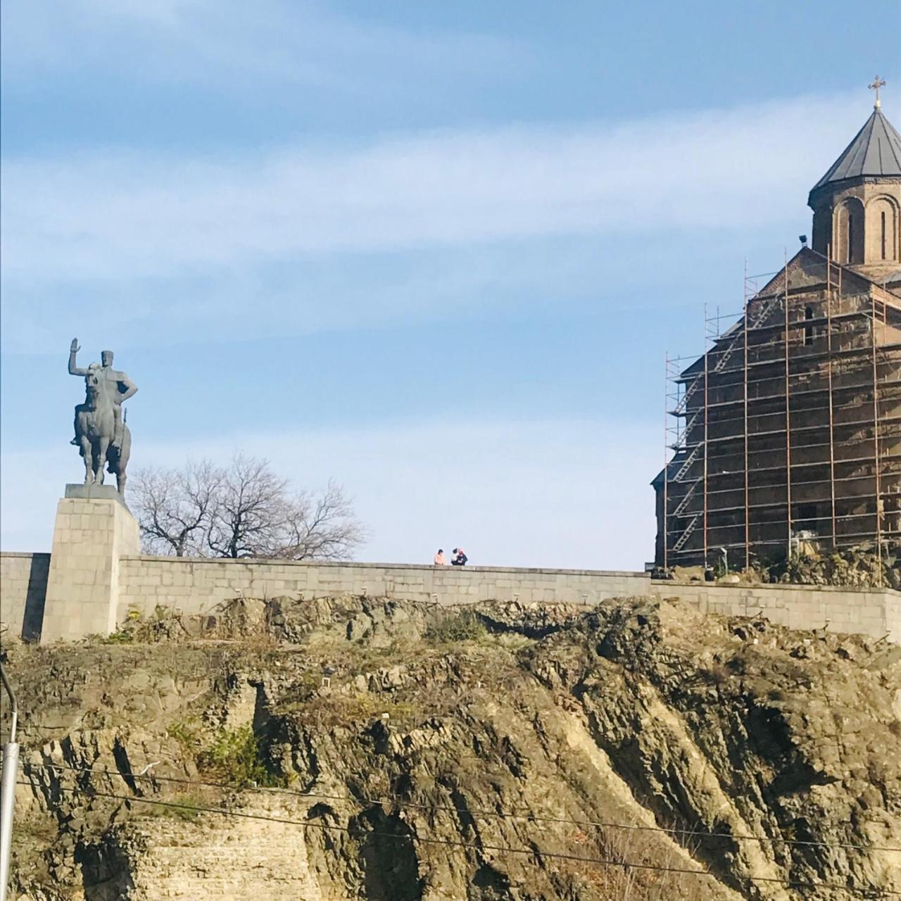 Epic Meidan Hotel Tbilisi Bagian luar foto