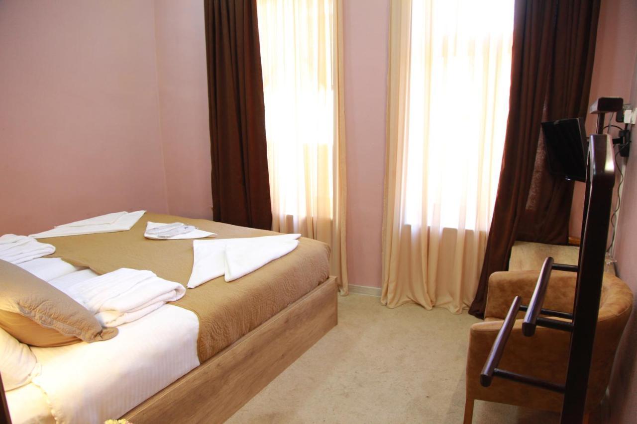 Epic Meidan Hotel Tbilisi Bagian luar foto