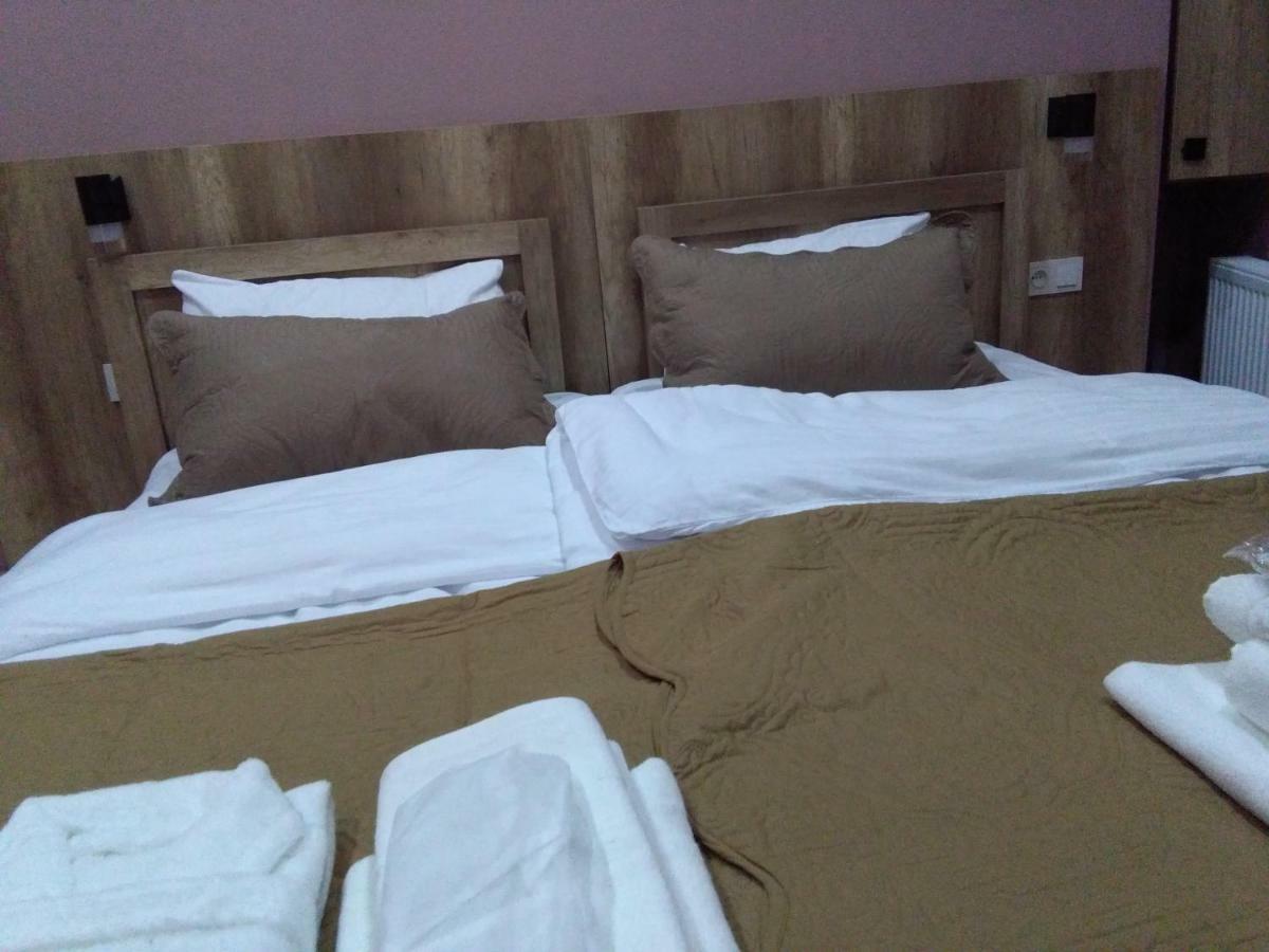 Epic Meidan Hotel Tbilisi Bagian luar foto