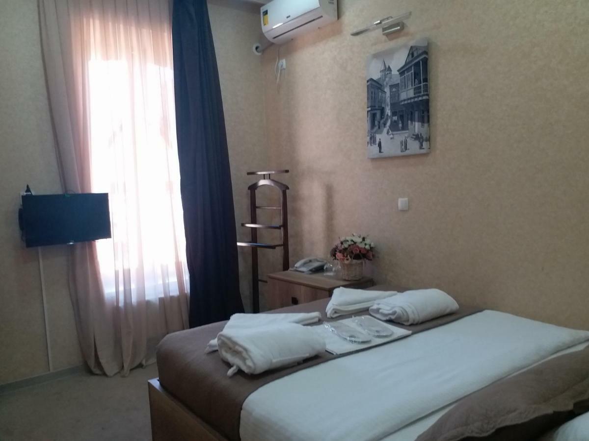 Epic Meidan Hotel Tbilisi Bagian luar foto