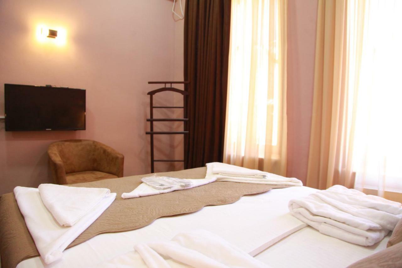 Epic Meidan Hotel Tbilisi Bagian luar foto