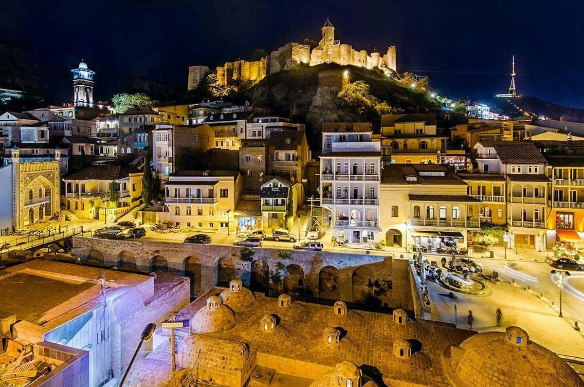 Epic Meidan Hotel Tbilisi Bagian luar foto